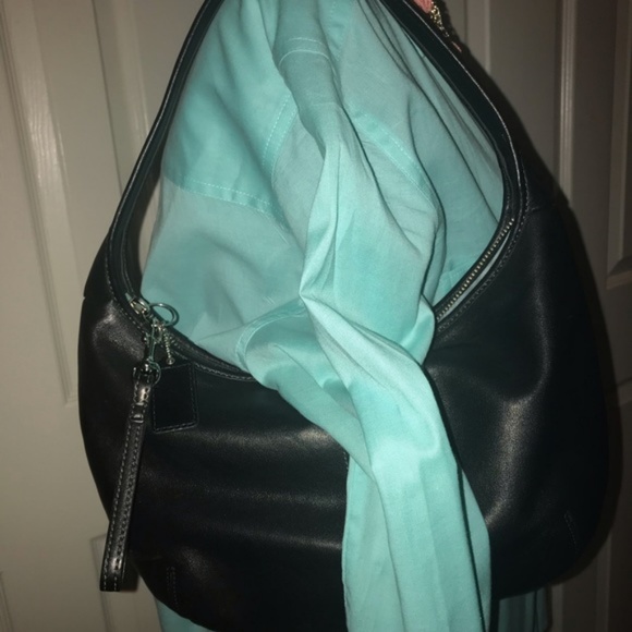 Authentic Coach on the shoulder bag - Picture 2 of 8